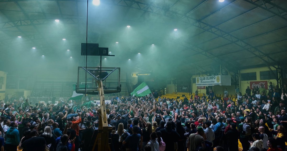 RenataErrandon1's tweet photo. mi club💚 https://t.co/SSilLYs0PP
