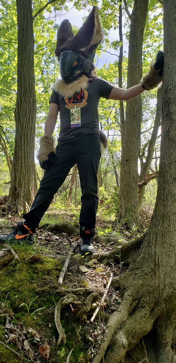 Some great pics taken by <a href="/ModemBeeps/">Modem</a>  and <a href="/GramDire/">Gram_Dire ➡️ Bluesky</a> from a recent picnic meet! Thanks for these! <a href="/KaiborgStudios/">Kaiborg Studios</a> #FursuitFriday #furry #protogen