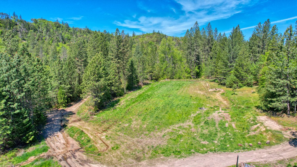 JohnTomelevage's tweet photo. We just completed a video shoot at an amazing 134 acre developer's dream property in Grants Pass, Oregon. Check out the video here:
https://t.co/ZLGJFe5DYr https://t.co/EpncaIdhEo