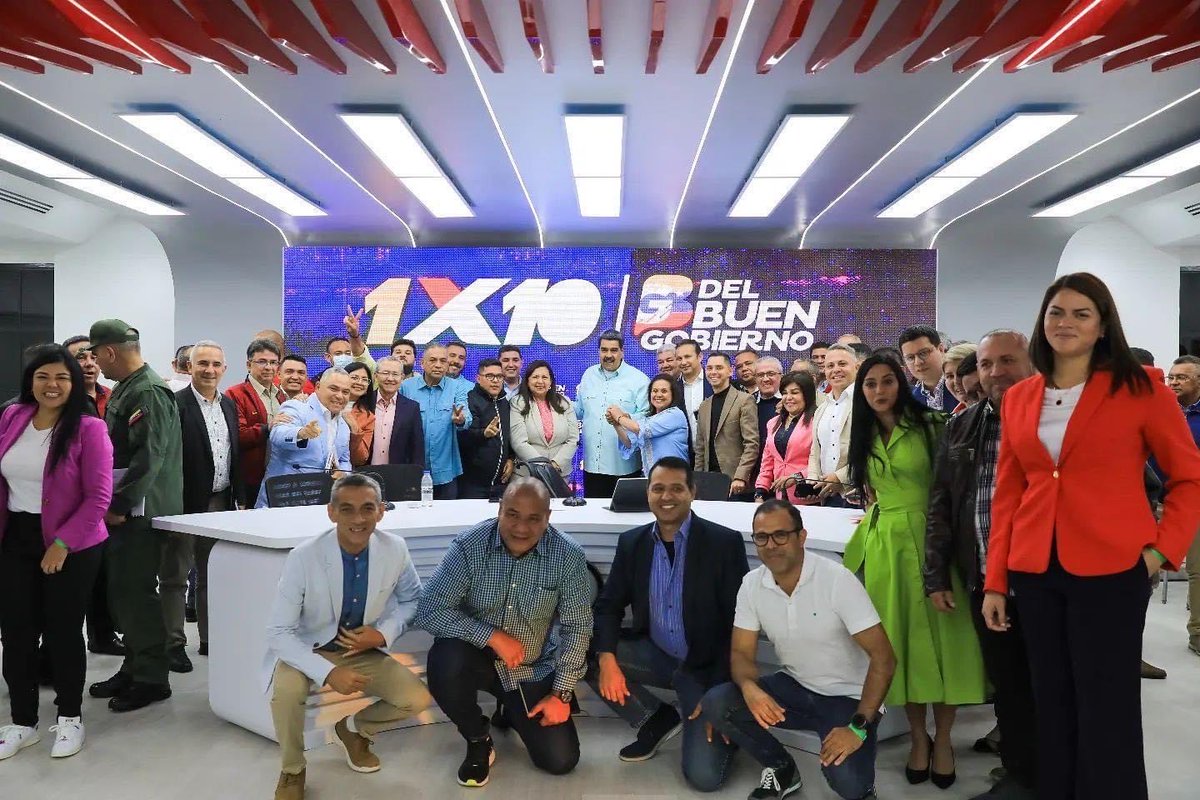 eduardo piñate (@eduardopiate2) on Twitter photo Hoy celebramos una jornada excelente con el presidente <a href="/NicolasMaduro/">Nicolás Maduro</a> en el 1er aniversario del 1x10 del Buen Gobierno. Seguimos venciendo <a href="/delcyrodriguezv/">Delcy Rodríguez</a> <a href="/dcabellor/">Diosdado Cabello R</a> <a href="/PartidoPSUV/">PSUV</a> <a href="/PSUVEnApure/">PSUV Apure</a> Hoy celebramos una jornada excelente con el presidente <a href="/NicolasMaduro/">Nicolás Maduro</a> en el 1er aniversario del 1x10 del Buen Gobierno. Seguimos venciendo <a href="/delcyrodriguezv/">Delcy Rodríguez</a> <a href="/dcabellor/">Diosdado Cabello R</a> <a href="/PartidoPSUV/">PSUV</a> <a href="/PSUVEnApure/">PSUV Apure</a>