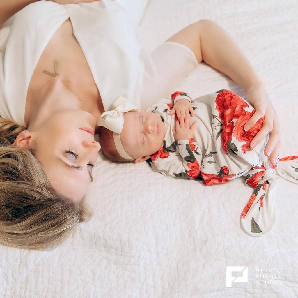 PhotoFusionAZ's tweet photo. Pure love captured in a frame 💕 Welcoming this little bundle of joy into the world with open arms and infinite snuggles 

#babypictures #momwithbaby #phoenixnewbornphotographer #newbornphotography #newbornlove #newbornpictures #newborn #photofusionst… https://t.co/1vRrboQnYP https://t.co/Y1X3ZPT2Dd