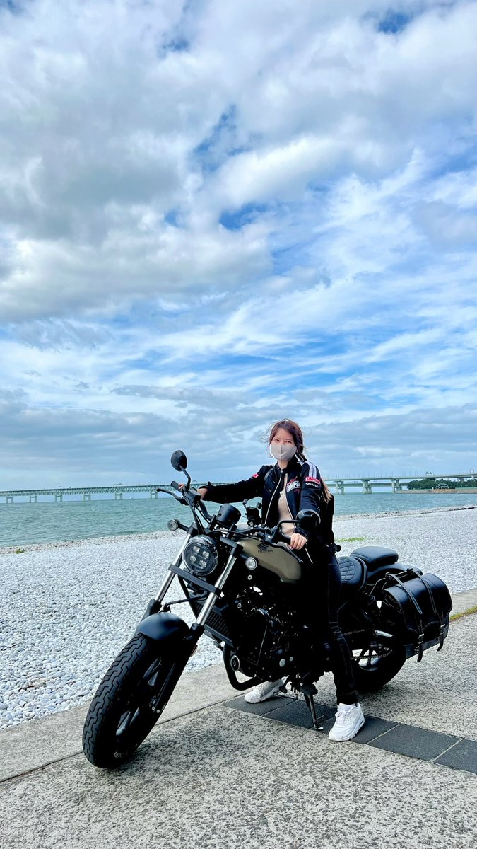 unagigohan0520's tweet photo. 誕生日迎えたから再投稿🐶🐾

名前：きりまる
性別：🚺
年齢 : 25歳
在住 :大阪
車種：rebel250
身長：150
一言 : ツーリング友達いっぱい欲しい🥰

#バイク乗りとして軽く自己紹介
#バイク乗りと繋がりたい 
#ツーリング
#バイク女子
#HONDA
#Rebel250 #レブル https://t.co/7fHg7UQKRU
