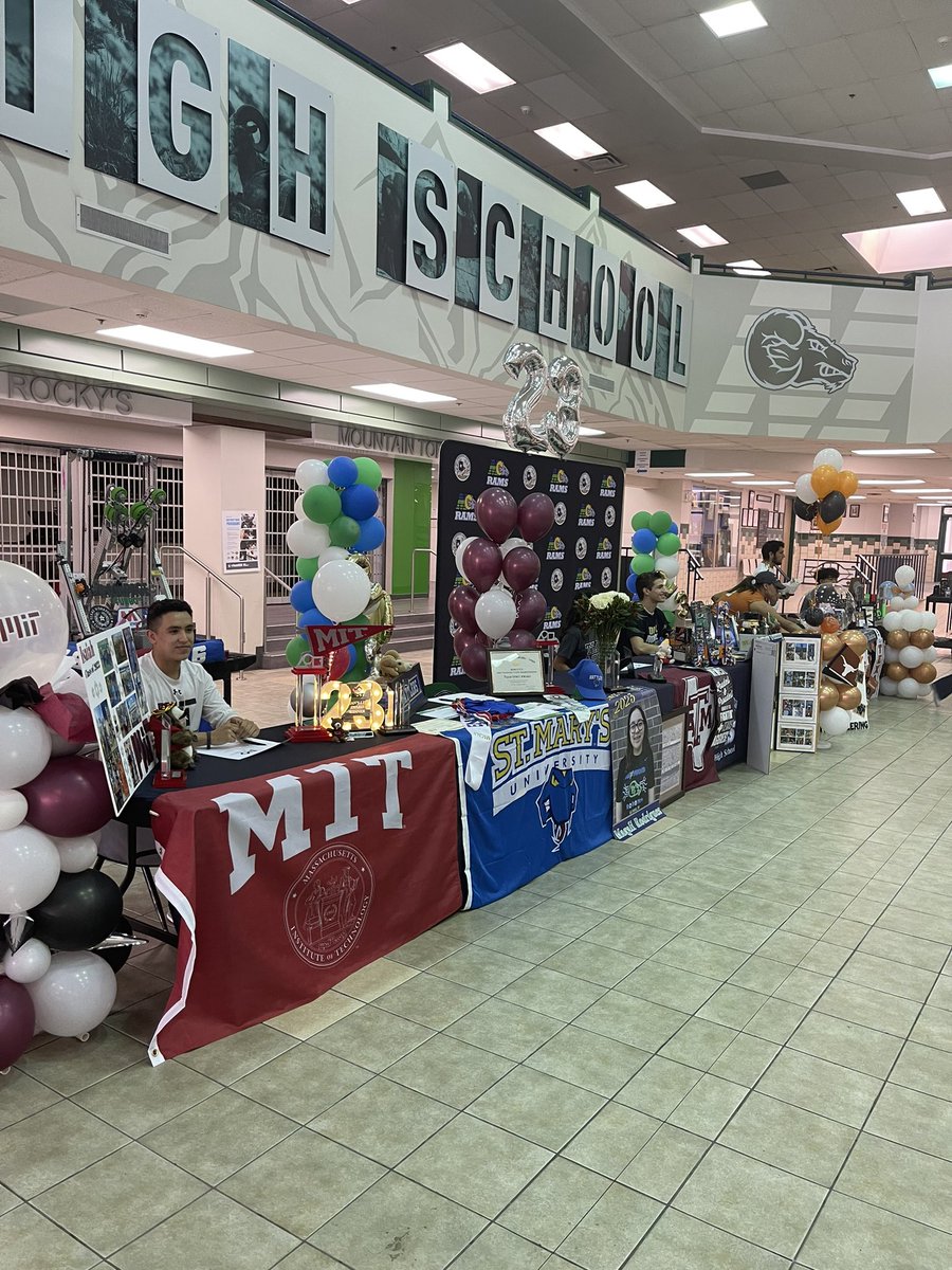 LRamirez_MHS's tweet photo. Today we hosted our #FIRST ever Robotics College Signing Day! I’m incredibly proud of all of our graduating seniors and I can’t wait to see what they accomplish in the future! #FIRSTinTexas #FIRSTInspires #TeamSISD #ChargedUp https://t.co/nMSgvmznZc