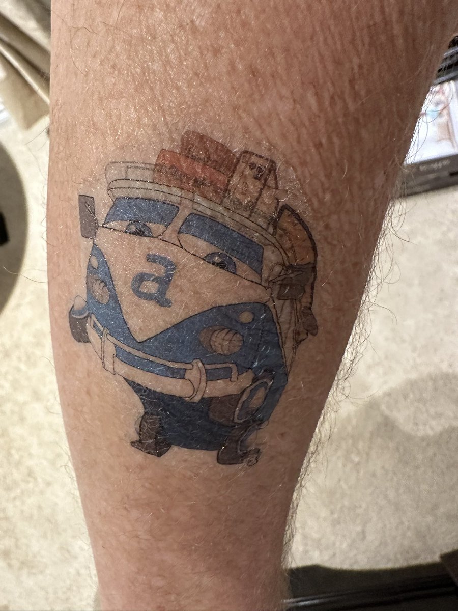 MarqueeCrew's tweet photo. @joshuaburkhow thinks driving an @alteryx van across the desert shows evangelism. Well it does.  But what does this pic say about me? #alteryx23 See you in Vegas! https://t.co/UH9JDRGBKf