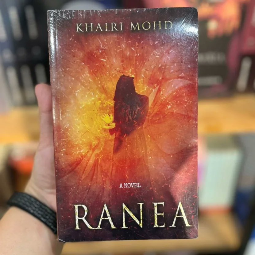KedaiFixi's tweet photo. Bagi yang mencari buku #KASYAF dan sambungannya iaitu #RANEA boleh dapatkan di Kedai Fixi Sunway Putra Mall. Kedua buku ini ditulis oleh saudara @1khairimohd yang menghasilkan buku seram #TELAGA https://t.co/o3Z3SE84Rj