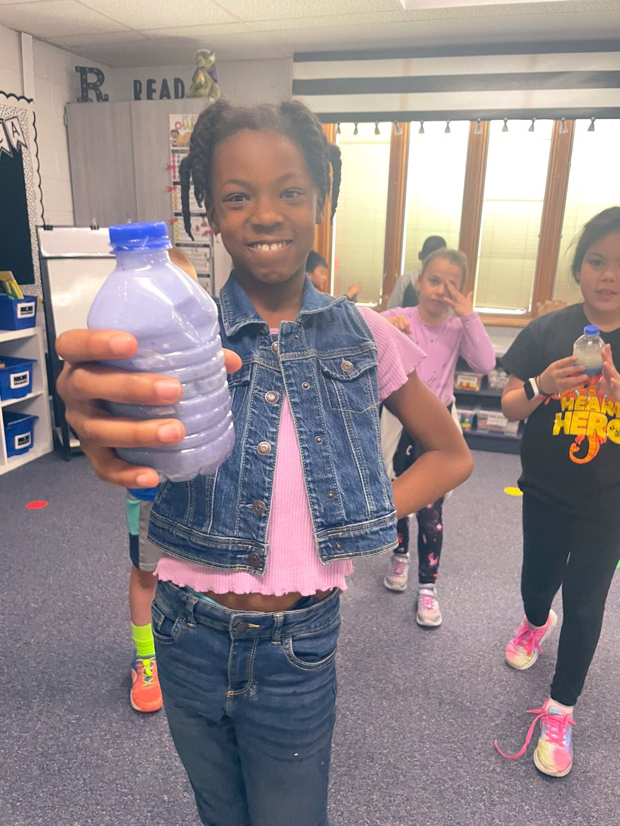 D59JulietteLow's tweet photo. Explore More Day was a blast today! Thanks @LowPto ! @CCSD59 💪🏽 https://t.co/IQL7QLoWXa