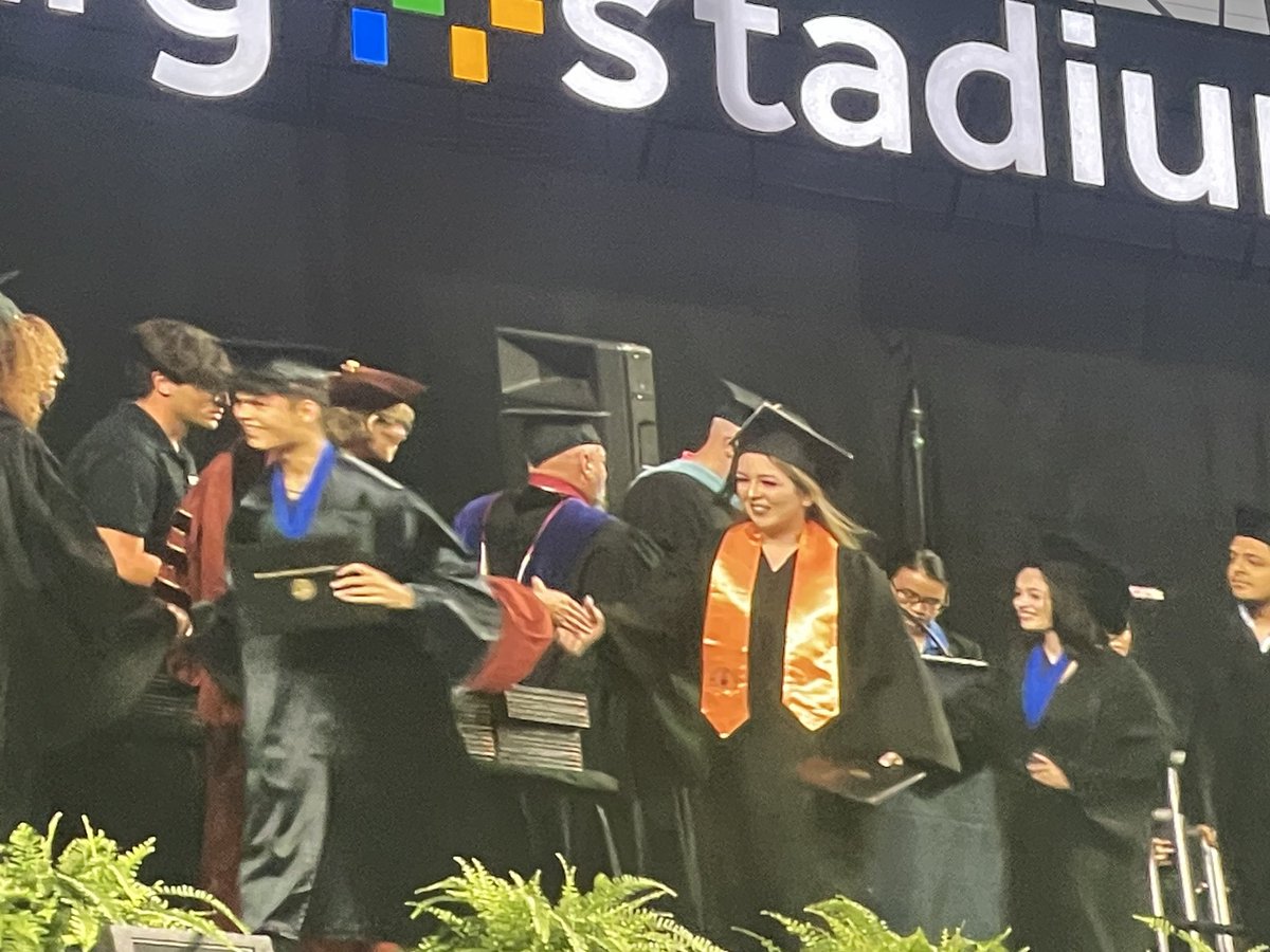 _TheCoachA's tweet photo. Started off as coworker’s, Ended up as Bestfriends💖 I remember all the days we’ll be in her office complaining about our college work. WELL My girl did it AND with Honors! 

I’m so Proud of you! Now on to Bigger and Better Things🎉@MrsEgonzalez https://t.co/SVlZe7LjYl