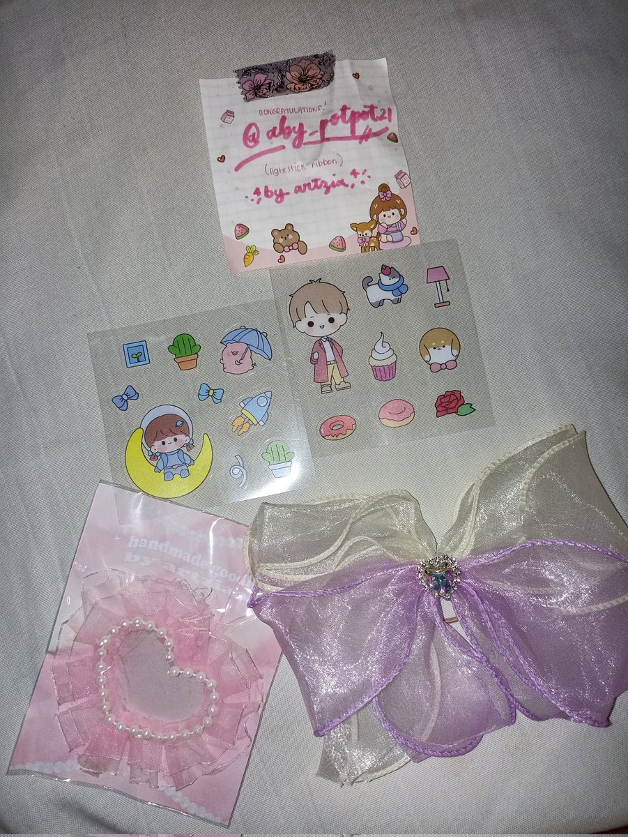 aby_potpot21's tweet photo. Hello Miss @artziaaa i just receive the package huehue so pretty naman po. Thank you so much🥹🫶 https://t.co/cCeSmLZ7wY