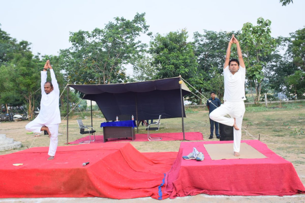 Yoga saturday was organized for men for increasing mental peace and fitness. #yoga #telangana #police #sircilla #hyderabad @TelanganaCOPs