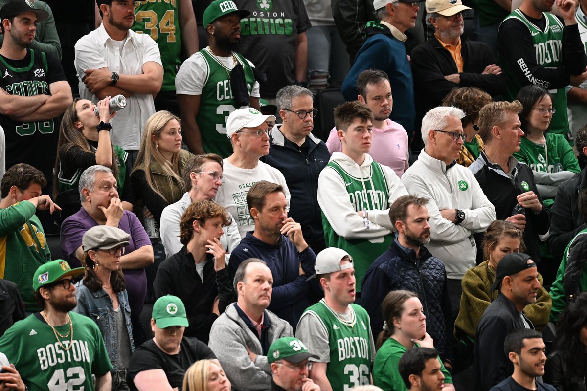 PHBPHOTO's tweet photo. Another tough night for the Celtics as they fall apart in the fourth quarter loosing to the Miami Heat 111-105 #celticsheat #celtics #miamiheat #boston @BurtTalksSports @NickGiannino_SN https://t.co/S8FqYXggbD