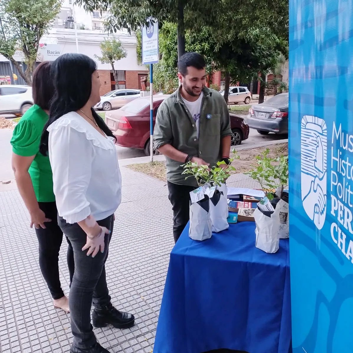 museopjchaco's tweet photo. 📸🏛️ En el marco del #DIM23, co parrimos una experiencia única que combinó naturaleza y conocimiento. 🌿💡 Agradecemos a todos los que nos acompañan, en especial a la Subsecretaría de Sistema Lacustre y Pulmones Verdes por su generosidad y apoyo. 🌱🤝 #DiaInternacionalDeLosMuseos https://t.co/eMQLRRqM3U
