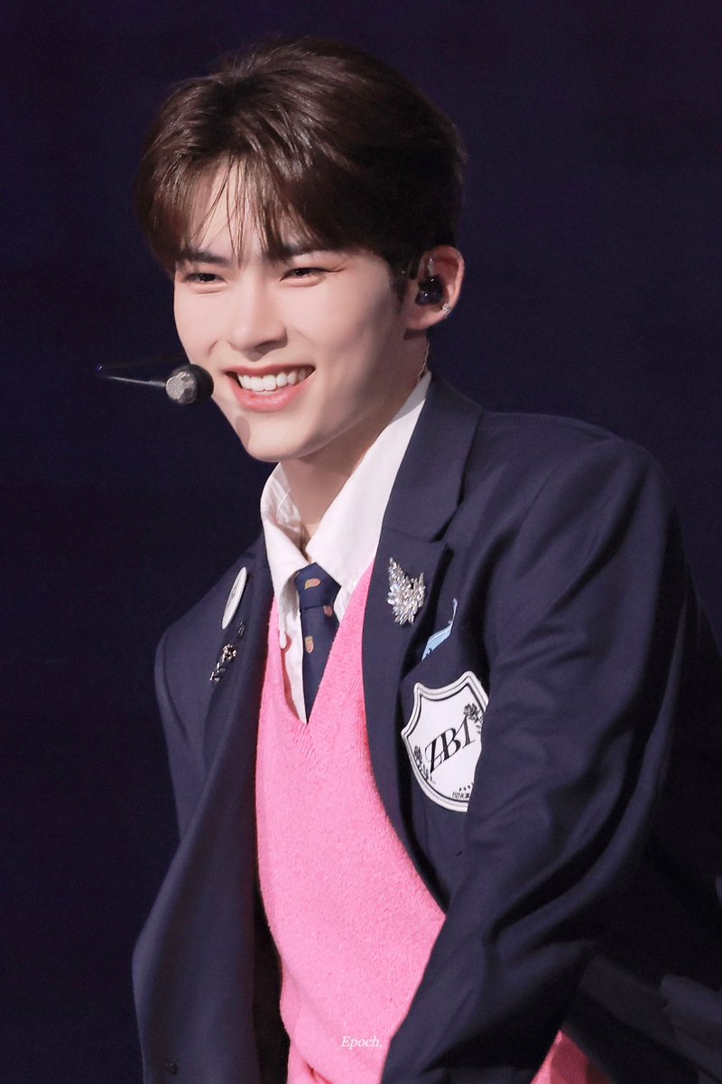 Epoch_613's tweet photo. 230514 Kcon JP 
성한빈=행복

#성한빈 #SUNGHANBIN  #ソンハンビン
#ZEROBASEONE #제로베이스원 #ZB1 https://t.co/AsQ3jehlAR