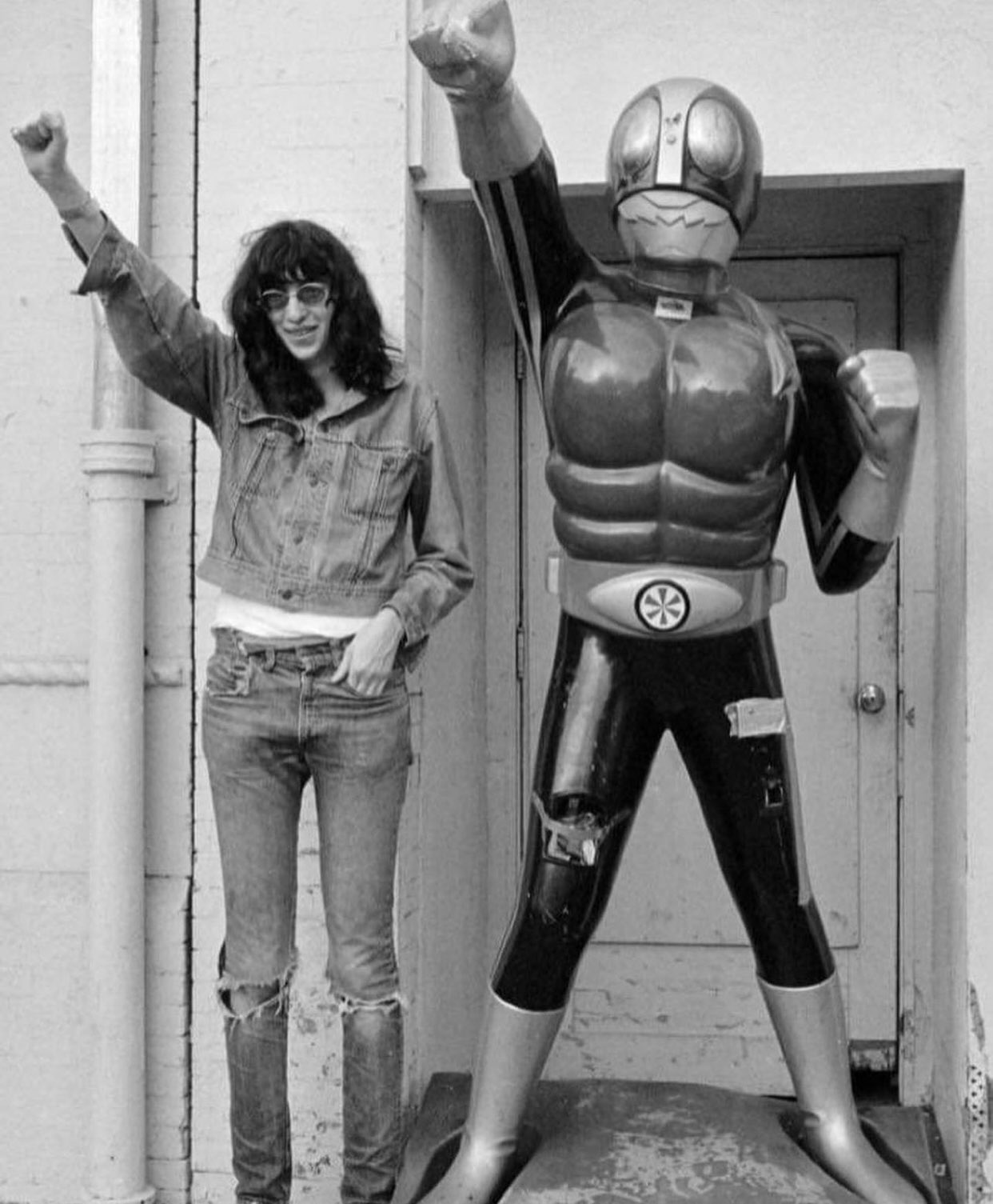 Happy birthday to Joey Ramone! 
