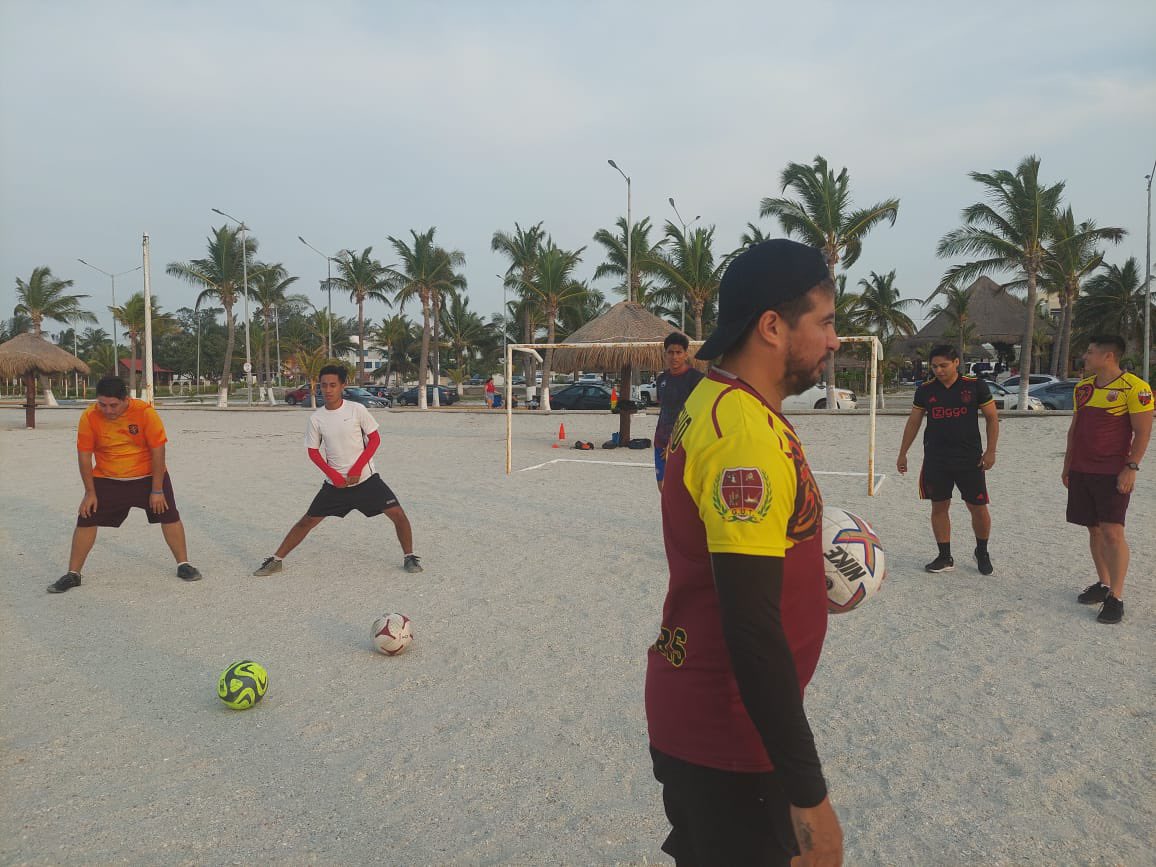 roberto55276096's tweet photo. Primer día de entrenamiento y actividad física del equipo warriors 42 y seguimos continuando con la política de nuestro líder @lgps03101 y nuestro secretario @MarcoAzuara1 de Unidad y Trabajo. #masunidosquenunca https://t.co/Tuzat4wuH1