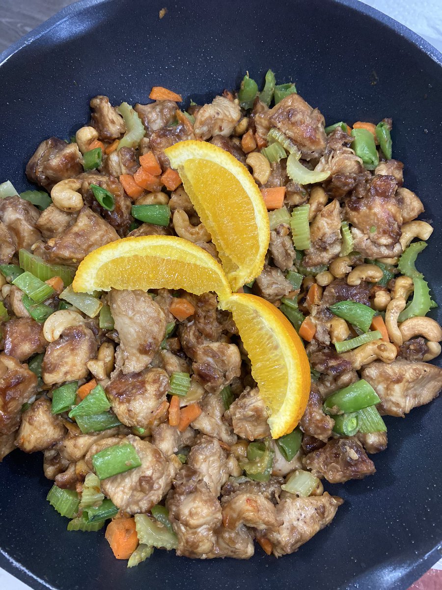farminginpearls's tweet photo. Tonight’s meal in the field? Cashew chicken from @suemahRD and it’s absolutely delish. #makeitcanola https://t.co/dlwoYIuI3r