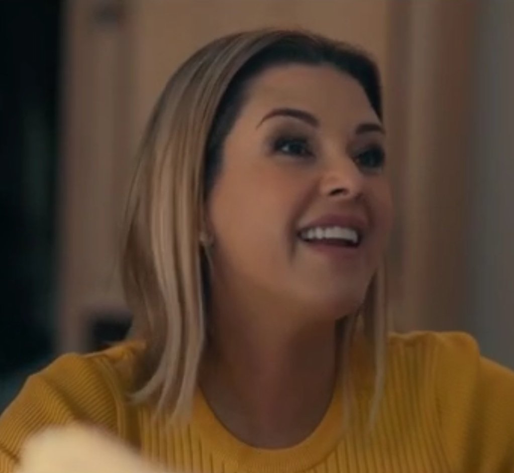 valworlds's tweet photo. Ale convenciendo a Chuy 🥺 sus caritas lo son todooo 💛🌗
#JuegoDeMentiras #aliciamachado #pepegamez #alechuy https://t.co/pEWnB1QEiB
