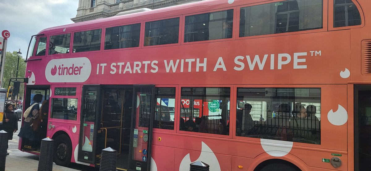 PaulaWright's tweet photo. The modern world of #internetdating https://t.co/Be2o3O4wKW