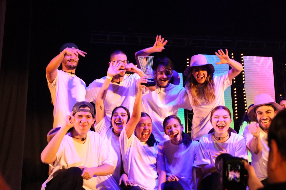 ConectaTECmx's tweet photo. Y para cerrar la noche, los ganadores de danza urbana son:
🥇A place to feel good - campus Guadalajara
🥈Resilience - campus Monterrey
🥉Circo loco - campus Chihuahua
#LIFE #VibrArt #TecDance @teccampusgdl @teccampusmty @TECcampusCHI https://t.co/6XWdN9qnjh