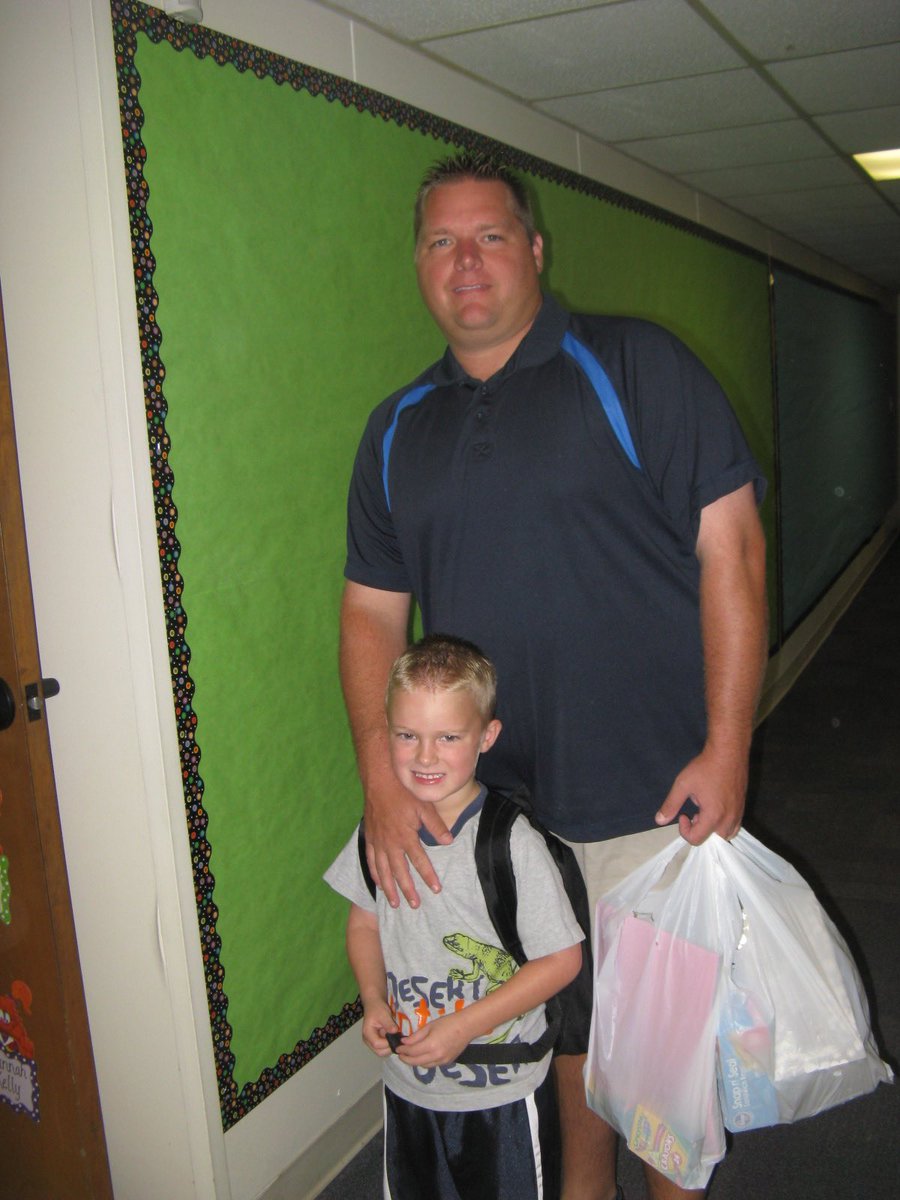 EdwardsFam98's tweet photo. First and Last Day of School. Proud of this kid, what a ride it’s been! @sunshine_003   @Caden03Edwards    @edwardsfam13 https://t.co/Fik2fG5srf