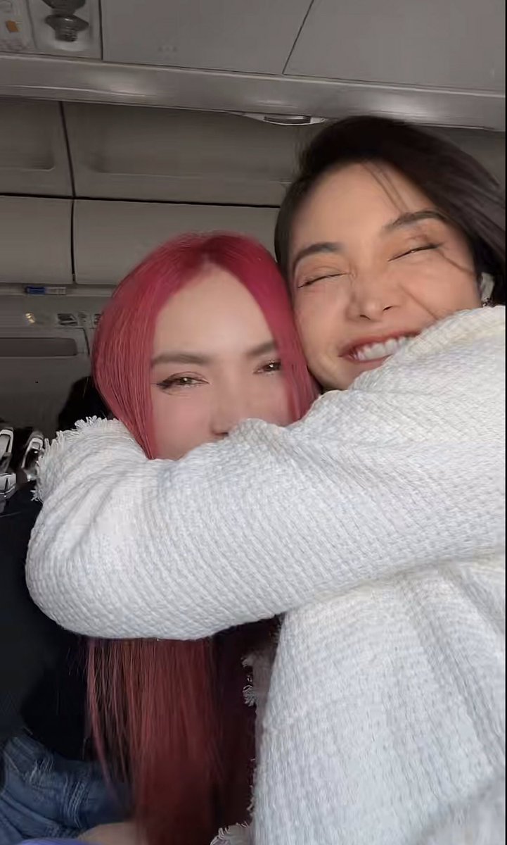 CEsupport2's tweet photo. I didn't think even two days ago that I would see this form of Englot, they so cute, perfect for wach other I'm gonna cry man ngl 😭 https://t.co/wGd8ic5Osy