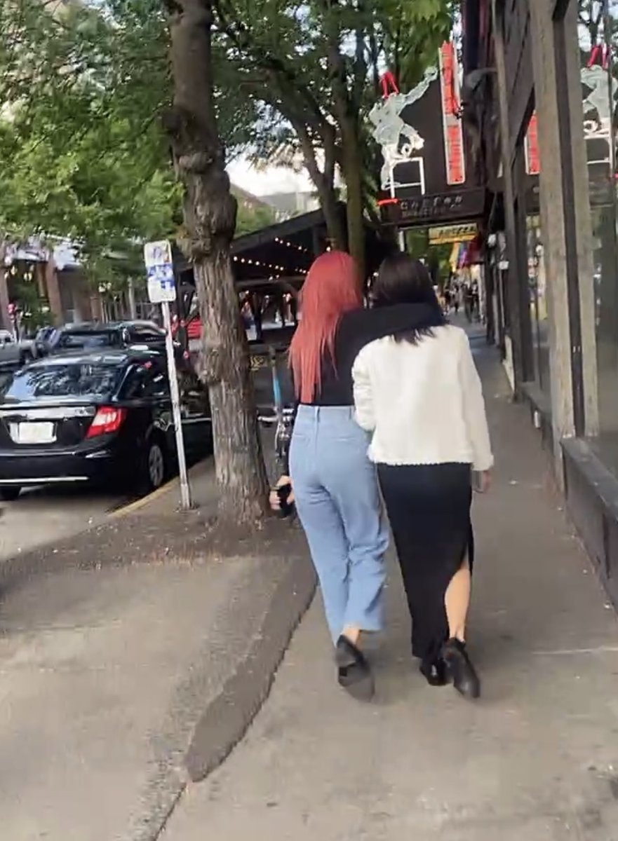 CEsupport2's tweet photo. I didn't think even two days ago that I would see this form of Englot, they so cute, perfect for wach other I'm gonna cry man ngl 😭 https://t.co/wGd8ic5Osy