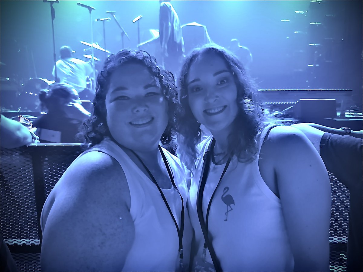 HaleyBrianne92's tweet photo. Fun story time! @RisleyNichole and I met on here 12 years ago due to @AllTimeLow and tonight we got to see them in concert and had soundcheck. Plus we finally met yesterday! So worth the drive from Florida (for me) and Pennsylvania (for her). https://t.co/m3fMeNsnR5