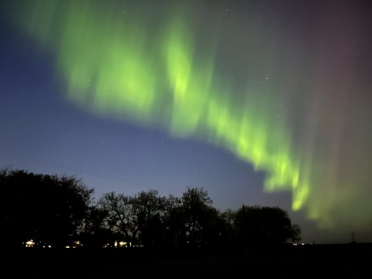 Nothing like the Northern Lights in your backyard #mbstorm