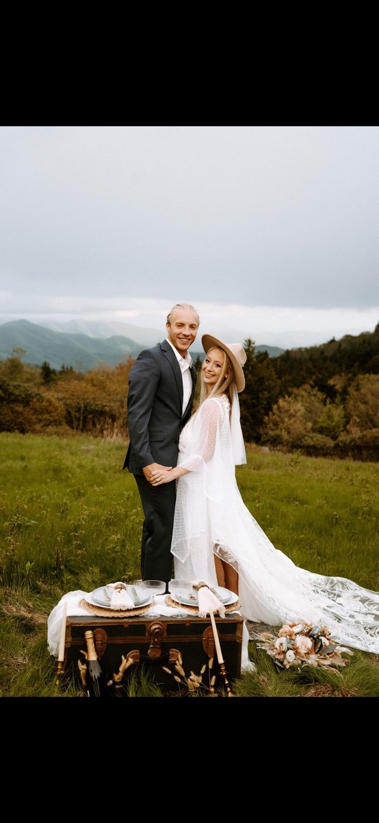 titusbrookss's tweet photo. My wife. Honored to call this beautiful woman mine! No matter how monotonous life gets, I want to do it with you by my side. https://t.co/bK6daLpYST