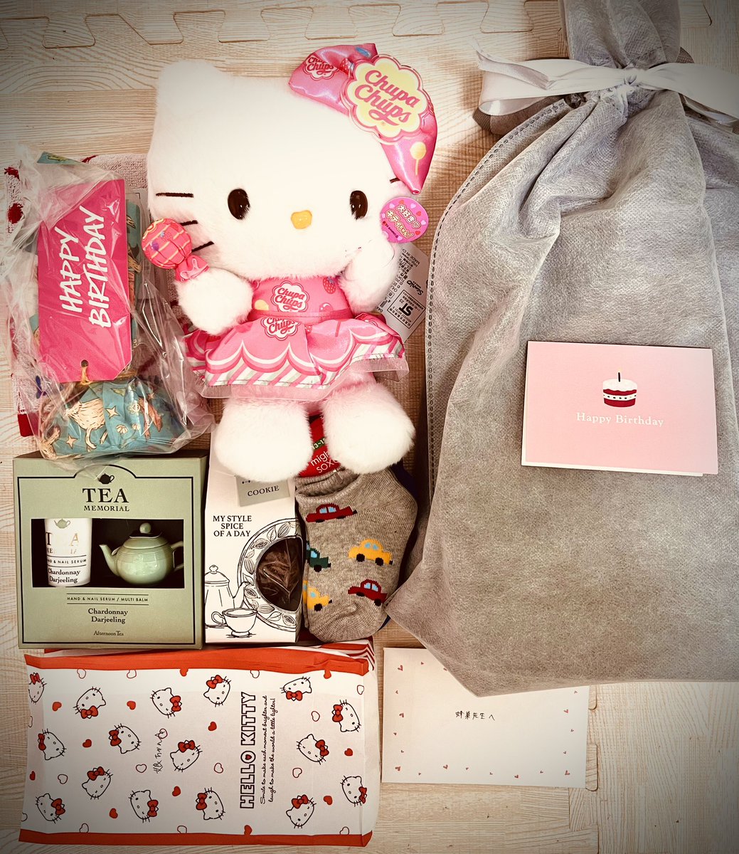 編集部より、誕生日プレゼントとお手紙転送いただきました✨🎂本当に本当にありがとうございます😭🙏💕💕💕💕息子や娘にもありがとうございます🙇🙏‼️ちょ、ちょっとみなさま〜!私が作品をお届けするパワー以上にいただきすぎではないですか⁉️本当に、どのようにお礼をすれば足りるのかっ🤯→