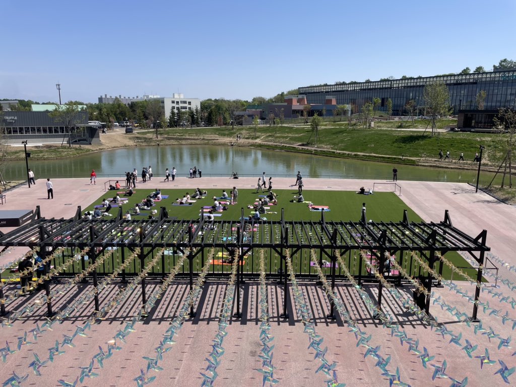 FVillagePR's tweet image. ☀️ 快晴の芝生ヨガ🧘‍♀️

hkdballpark.studio.site/2023/spring#ev…

#PLAYSPRING 
#Fビレッジ #エスコンフィールド