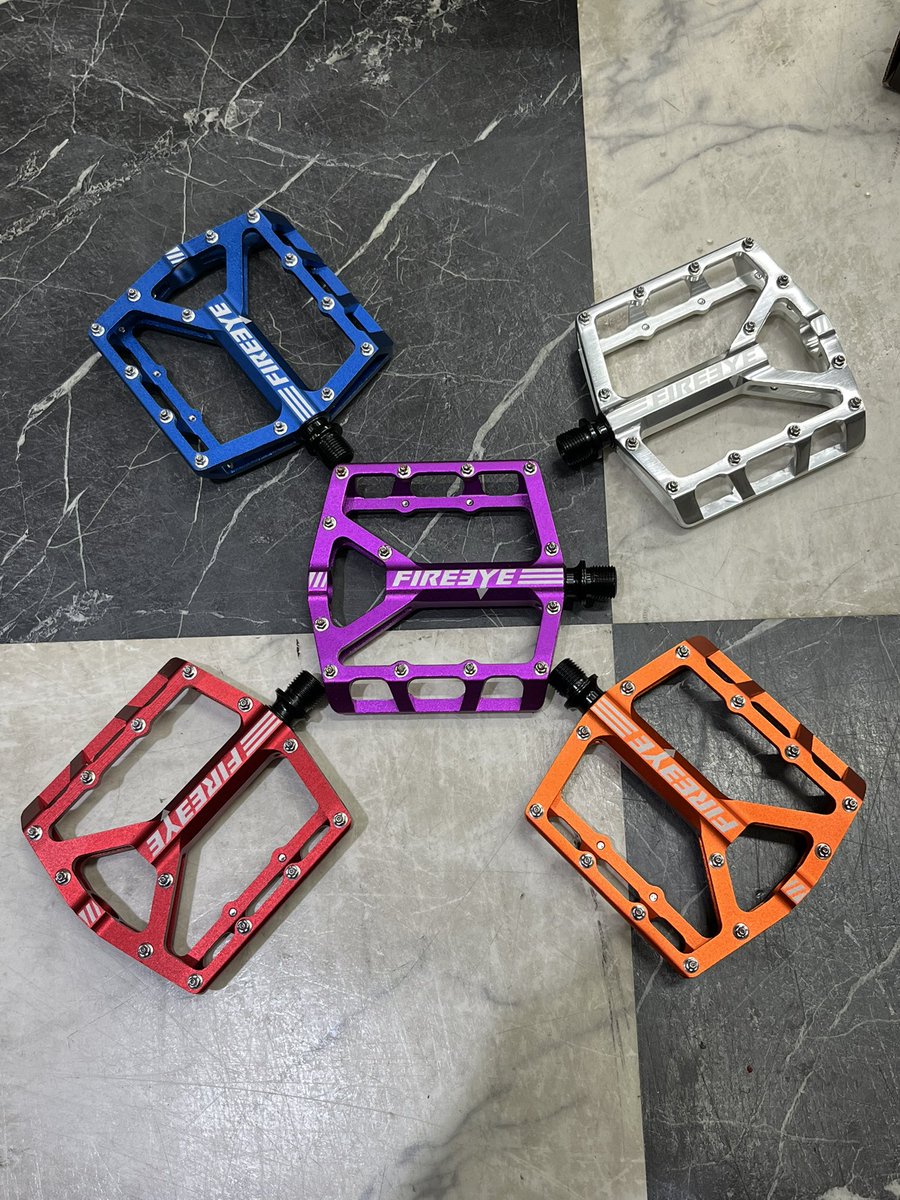 astbikes's tweet photo. 😍数量限定😍美しいアルマイトの#フラットペダル‼️#fireeye #broil2.0 定価税込¥13000→¥10000＊現金プライス🤭お急ぎください‼️#マウンテンバイク #bmx #クロスバイク #astbikes #astforest #和光 #秩父 #成増 #光が丘公園 #練馬 #板橋 https://t.co/gdujln7jOf