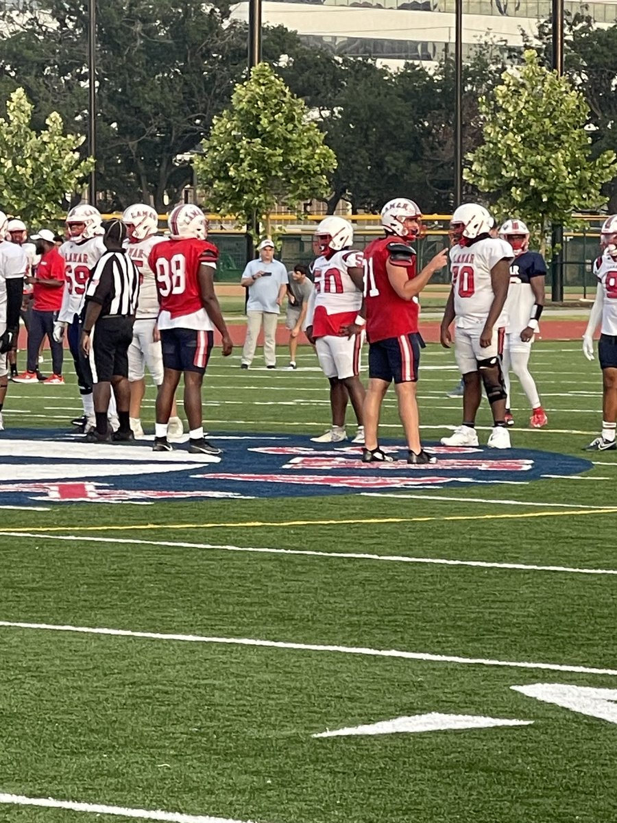 jaydencook52's tweet image. Had an amazing spring game today‼️
cant wait for the season💙❤️
#lblock #trenches