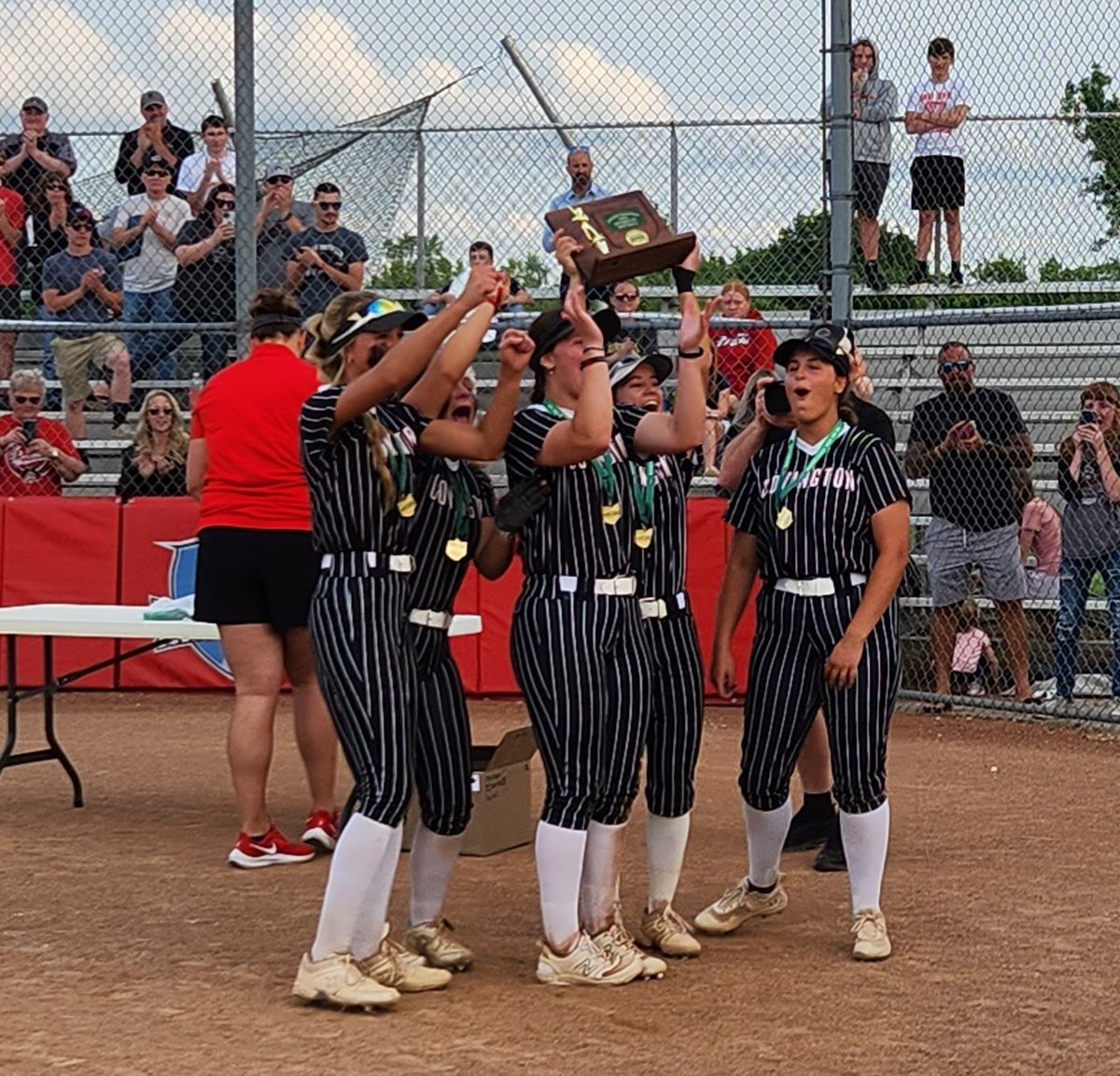 BuccsSoftball's tweet photo. Tournament dub...
Buccs 10 | Wildcats 0 (5 inn)

Covington played their best game of the season, defeated #2 seed Williamsburg in a walkoff run rule &amp; won the District Championship!!! 

✔️ Pitching was 🎯 
✔️ Defense flashed the leather 🌟 
✔️ Hitting was 🔥
✔️ Baserunning was ⚡️ https://t.co/ComDQutFAF