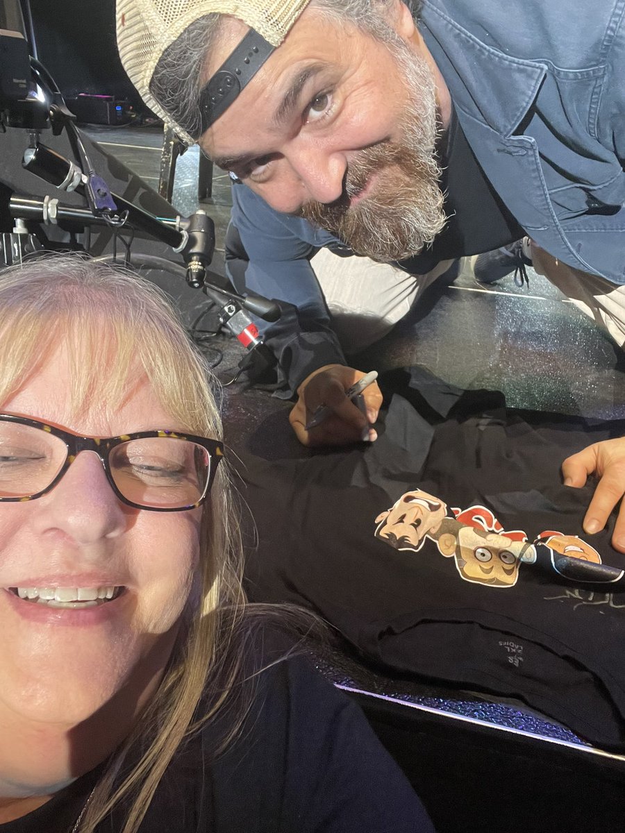 OMG! One of the best nights ever <a href="/BQQuinn/">Brian Quinn</a>  &amp; <a href="/jamessmurray/">Murr</a> put on an amazing show on the fly.  <a href="/SalVulcano/">Sal Vulcano</a> flight was diverted from DFW to Houston due to the weather. I met my main guy Q, he signed my shirt &amp; kept my sharpie so he could sign some more. ❤️❤️❤️