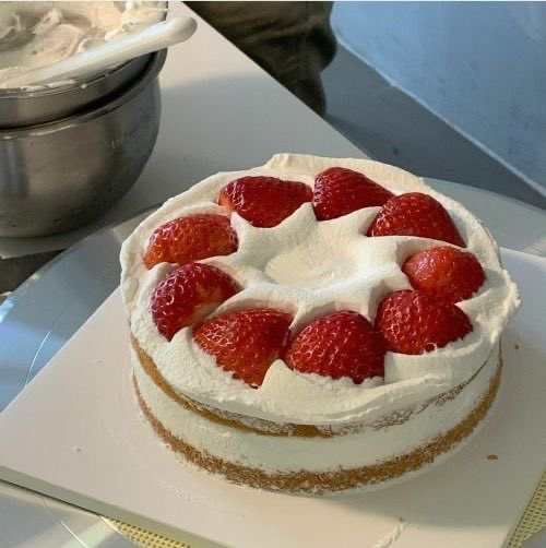 daily desserts •.°･.*°･. reqs are closed for now! (@dailydesserts_) on Twitter photo 