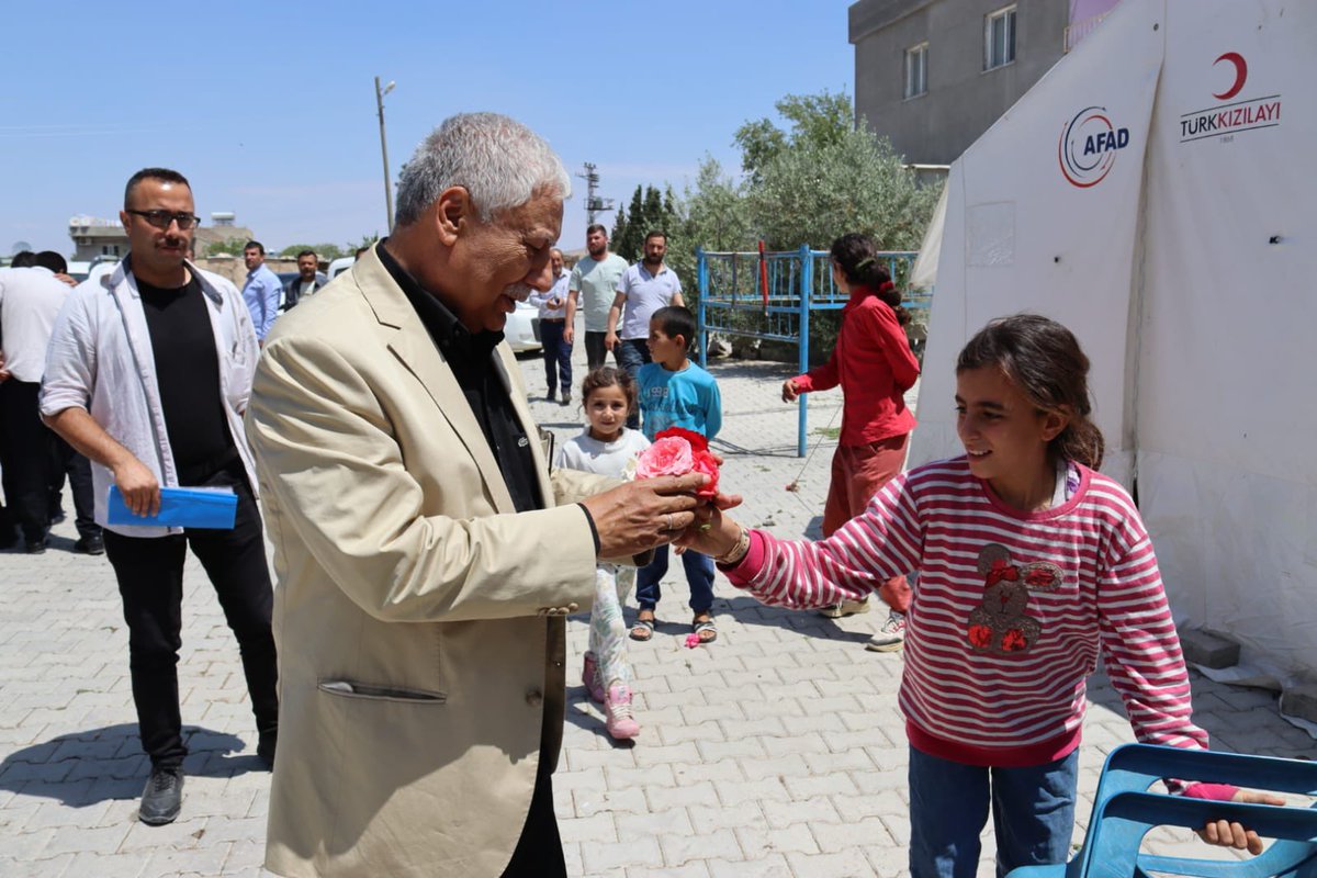 Kurucahöyük Mahallemizdeyiz. 14 Mayıs’taki başarımızın tekrarı için 28 Mayıs’ta halkımızı sandığa davet ediyoruz. 
#doğrusuakparti 
<a href="/erkankandemir/">Erkan Kandemir</a> <a href="/bybekirbozdag/">Bekir  Bozdağ</a> <a href="/RTErdogan/">Recep Tayyip Erdoğan</a>