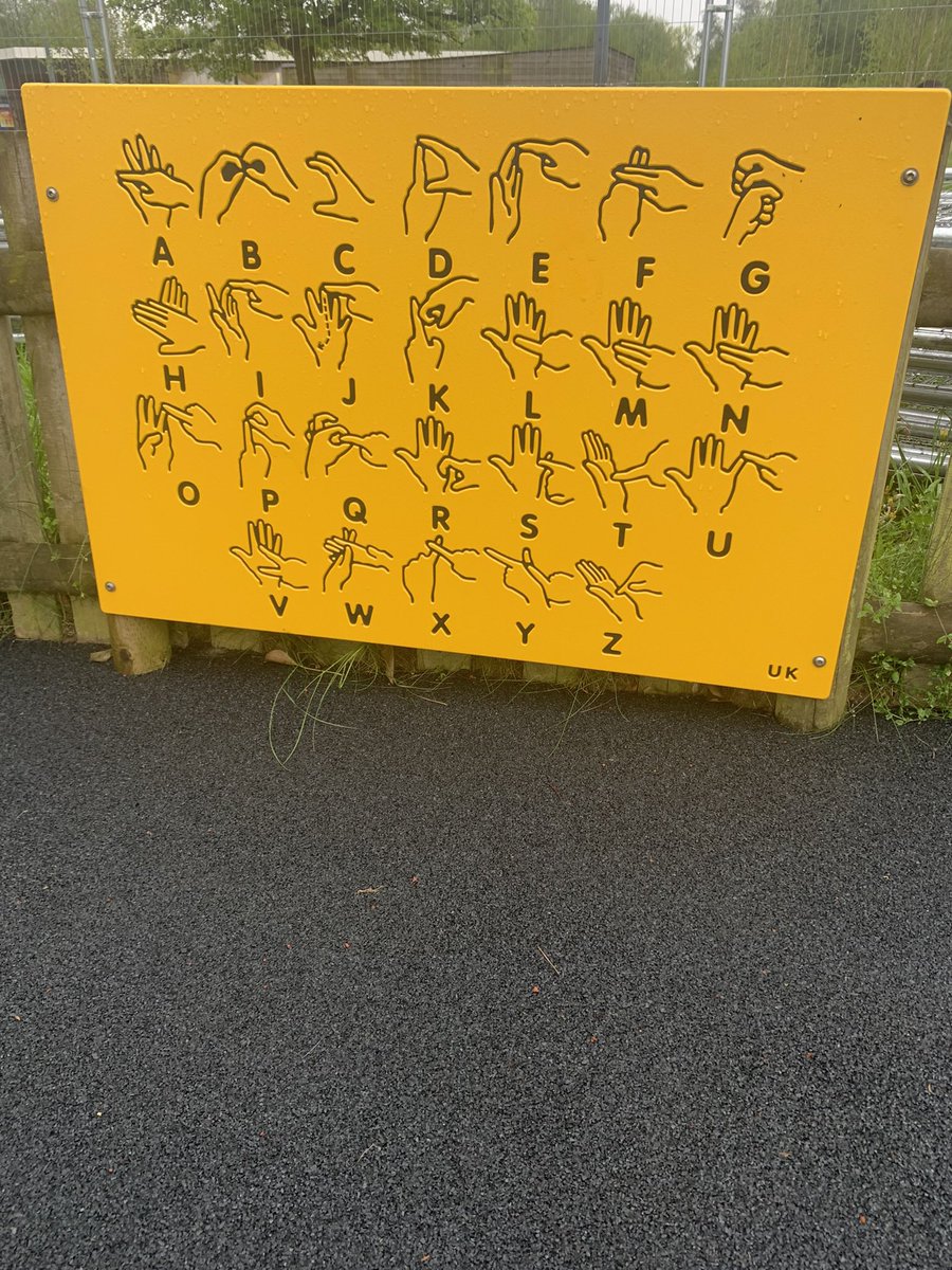 👀 Spotted in <a href="/TelfordWrekin/">Telford & Wrekin Council</a> town centre play park. Prompted lovely discussion with my 8 yo. Would love to see more functional language displays too…imagine leaving the park having learned signs for play,climb, friends,help,swing etc. 
#inclusivity #communication #accessibility