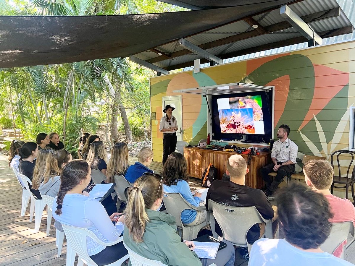 Days 3 & 4 spent with Shakira and Nathan @wildlifesurrounds. We learned various data collection tools for use in the field including estimating koala population numbers. ⁦@AUIPStudyAbroad⁩ ⁦@UF_HHP⁩