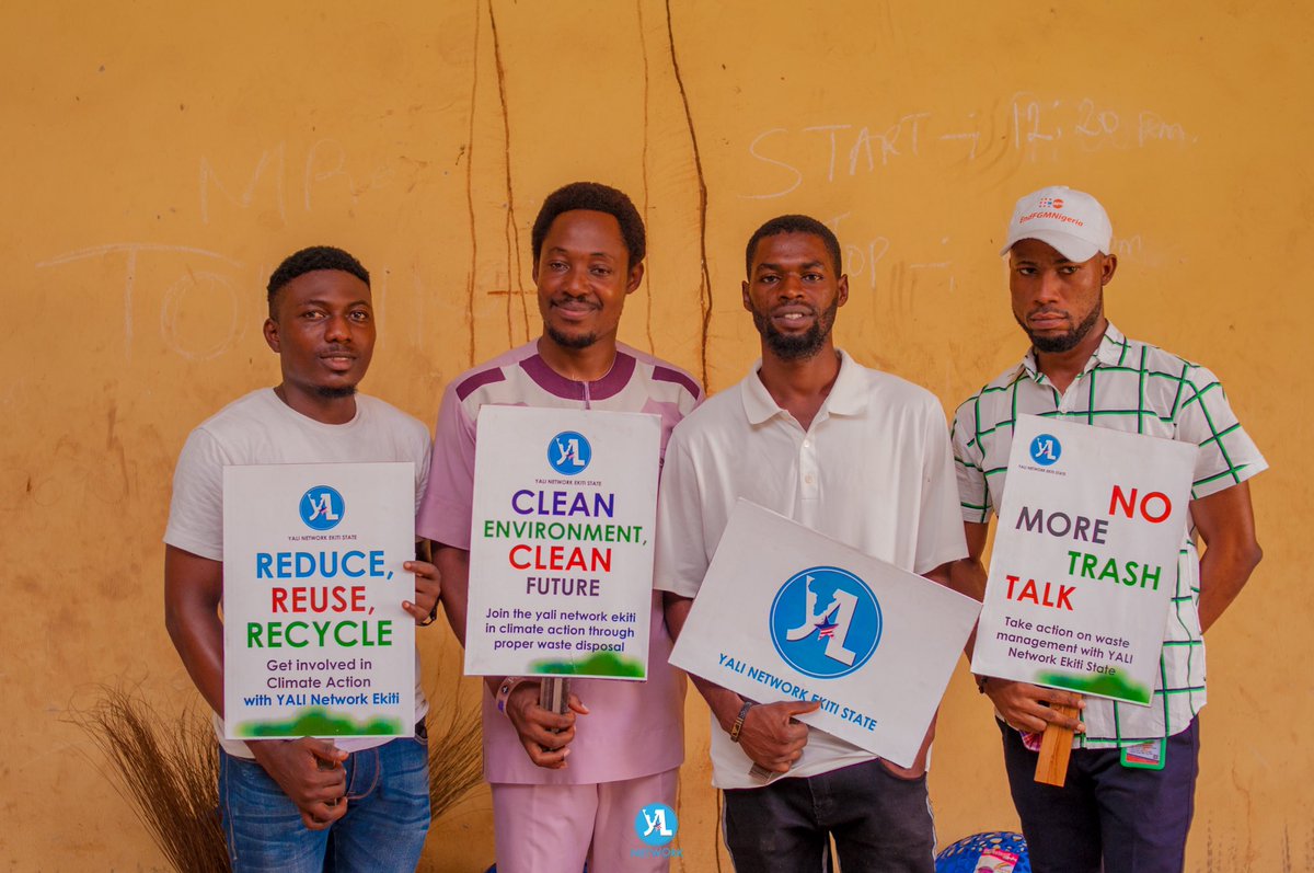 Blessingmentor's tweet photo. creating a more sustainable future.
We also distributed disposal bins and cleaning materials to the school with the creation of the YALI student club to monitor accordingly.
#yali_ekiti #yalinetworkekiti #climateeducation #Climateaction #leading2030 #savethep https://t.co/YNeG37aMsU