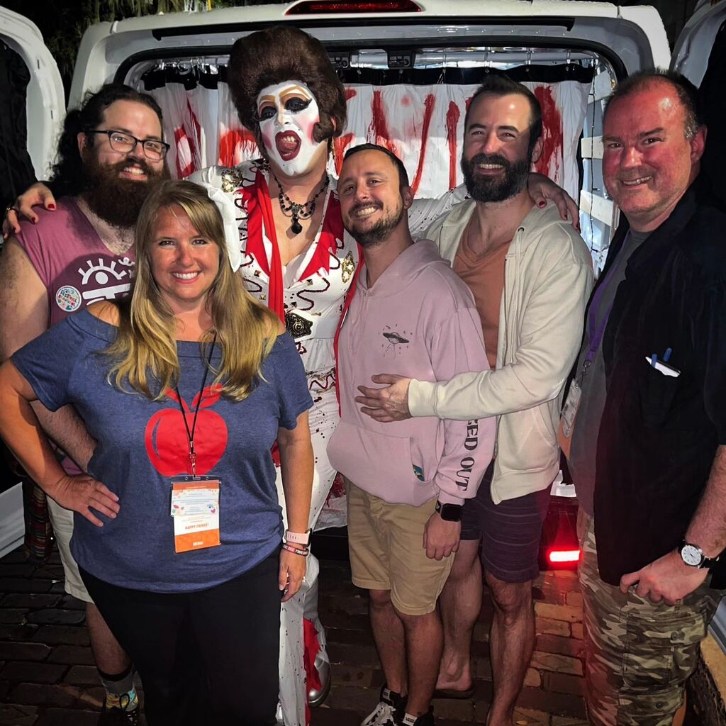 ajpratsfactor's tweet photo. Day 1 of #PeeVirasSCAREavanSingAlong #LoveVamp at #OrlandoFringe. Check out link in bio for tickets. #of32. #ThanksForRidingMe 🎤🎶 💄🦇🧛

Silently Yours,
#PeeVira #TheFringyMimeQueen 
.
.
.
.
.
.
#drag #dragqueen #gay #dragrace #rupaulsdragrace #rpd… https://t.co/7D1O1GWd7M https://t.co/hAZNzOsdLs
