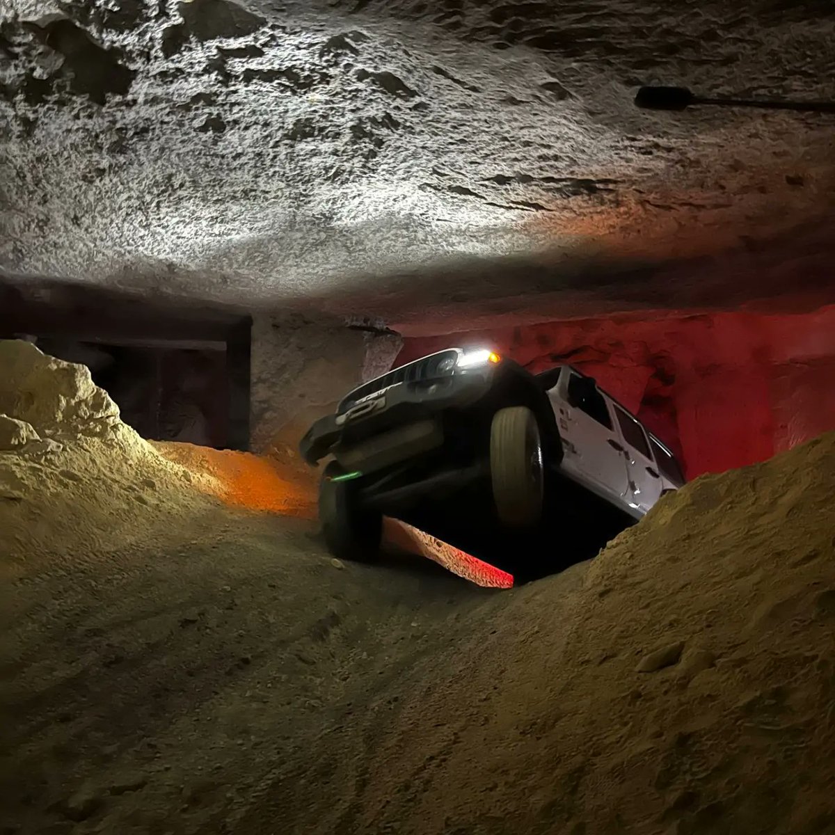OffroadSchweiz's tweet photo. Save de Date 14.-15.10.2023
🇨🇵✌️
Offroad in den Höhlen von Frankreich 😳?

Ja du hast richtig gehört wir von Offroad Schweiz zusammen mit Jeep Expirienc Deutschland
bieten dir das ultimative Abenteuer.
Mit diesem Link gehts zur Anmeldung ✌️⬇️

https://t.co/7PwGbxcmFT
LG Matthias https://t.co/XOj3QdAiVy