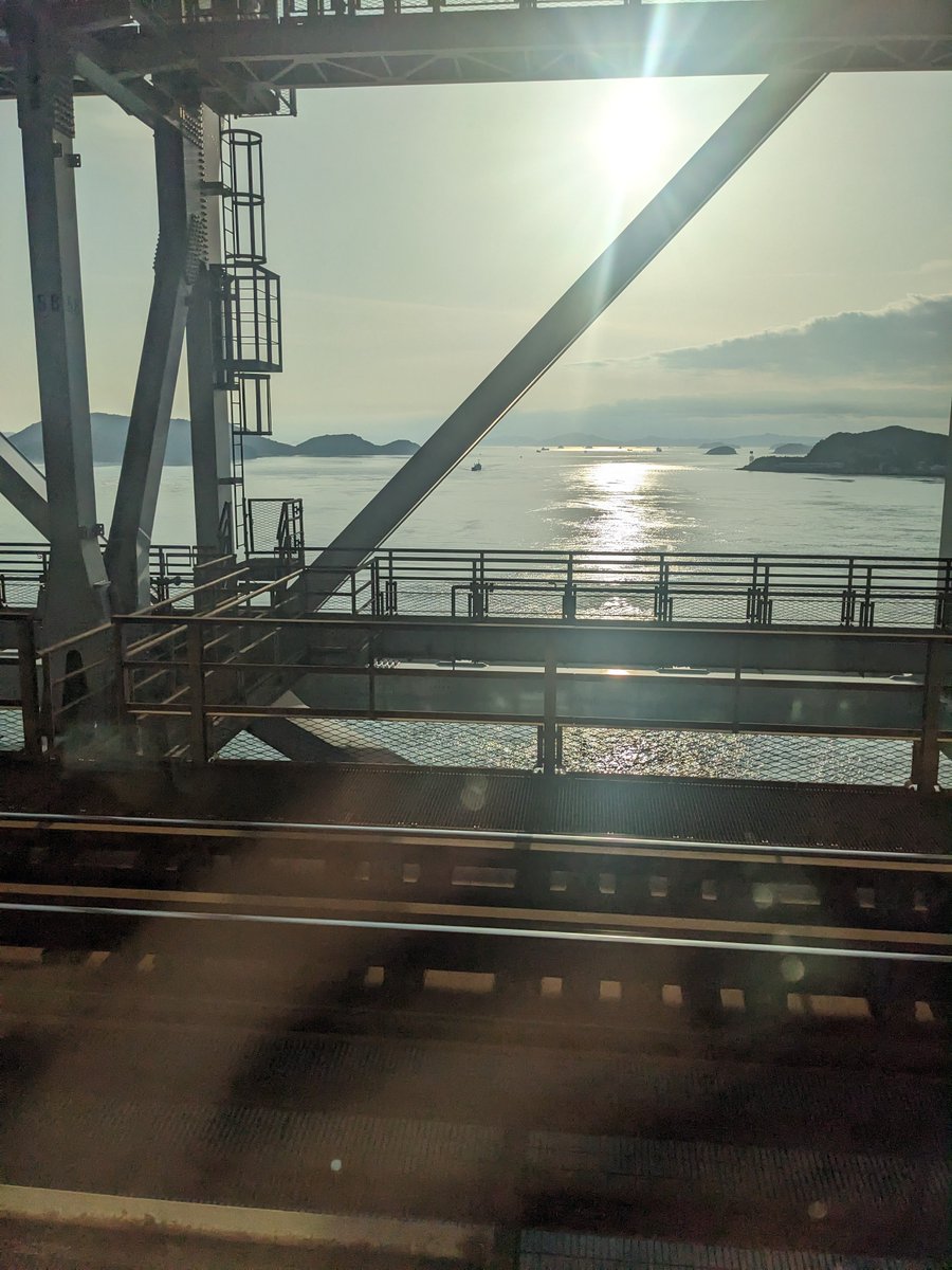 久しぶりのマリンライナー♪
20年ぶりかも