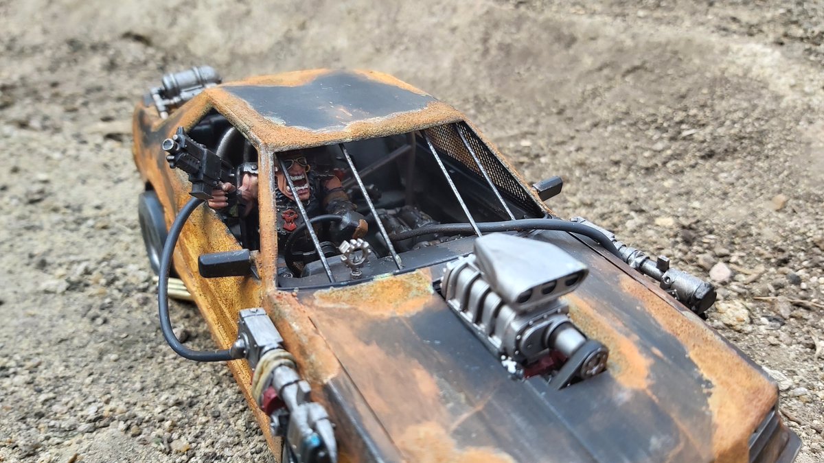 LewCol99's tweet photo. Mad Max inspired Nissan r30 skyline that I made for a competition, first time trying rust effects. #madmax #miniaturepainting #modelca https://t.co/fprnjkwlqz