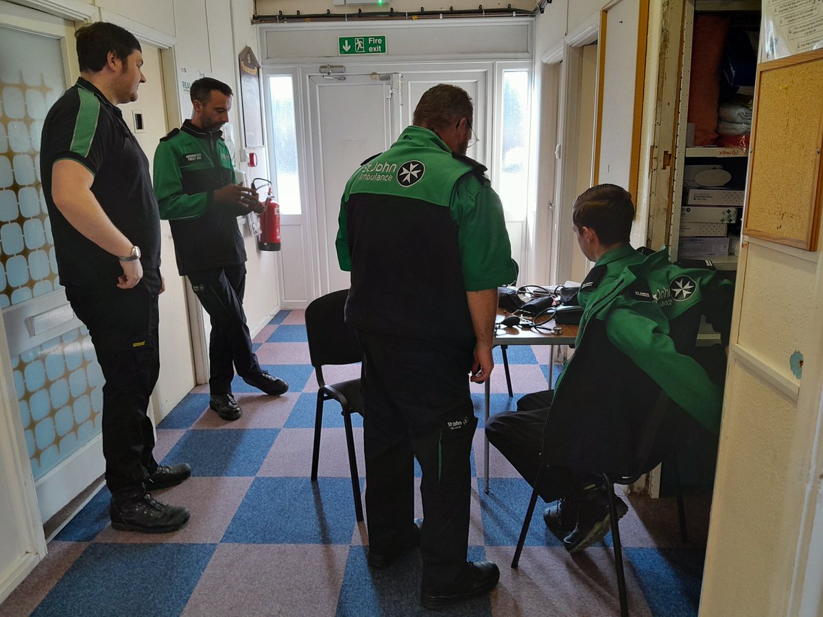 SJA_LASR_East's tweet photo. Essential Education for First Aiders and Advanced First Aiders today in Sunny Sheppey. Refreshing their communication and observation skills @kayburbidge @SJAEdEnProducts @stjohnambulance @sjakentyouth #refreshingknowledge #practicingskills. https://t.co/97mcVctkDt