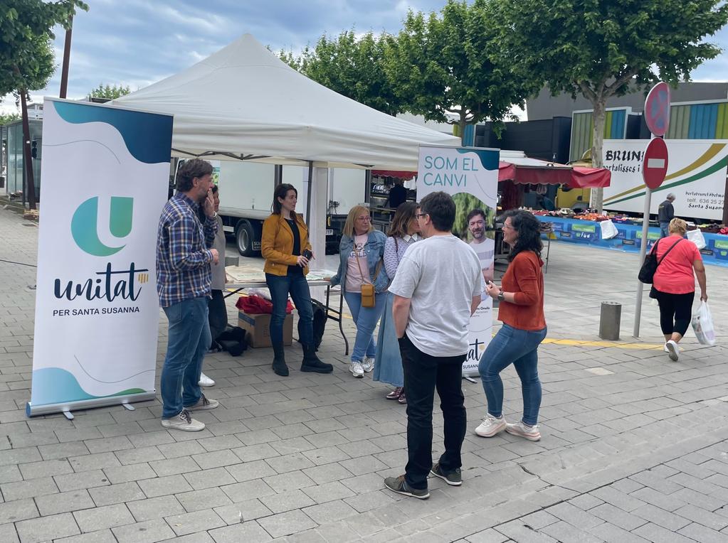 UnitatSusanna's tweet photo. Som al mercat de la Rambla dels Països Catalans, vine i parlem!
I aquesta tarda a la Vall! I Dema al mercat del Torrentó de Can Gelat!
#VotaUSS #SomElCanvi #OrgullDePoble https://t.co/2mIGY2RciM