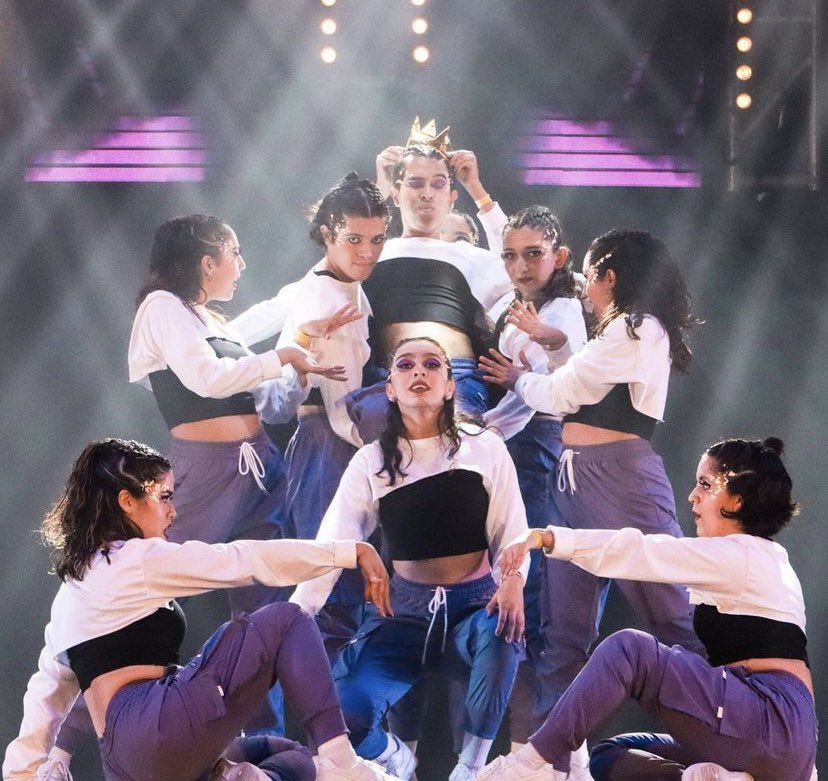 ConectaTECmx's tweet photo. La energía desbordante del #TecDance en el festival #VibrArt 2023 fue simplemente alucinante! Los bailarines del @TecdeMonterrey mostraron sus movimientos innovadores y su pasión desbordante. ¡Felicidades a todos los participantes por su habilidad y dedicación! 🕺💃 https://t.co/pSfe5P8W9l