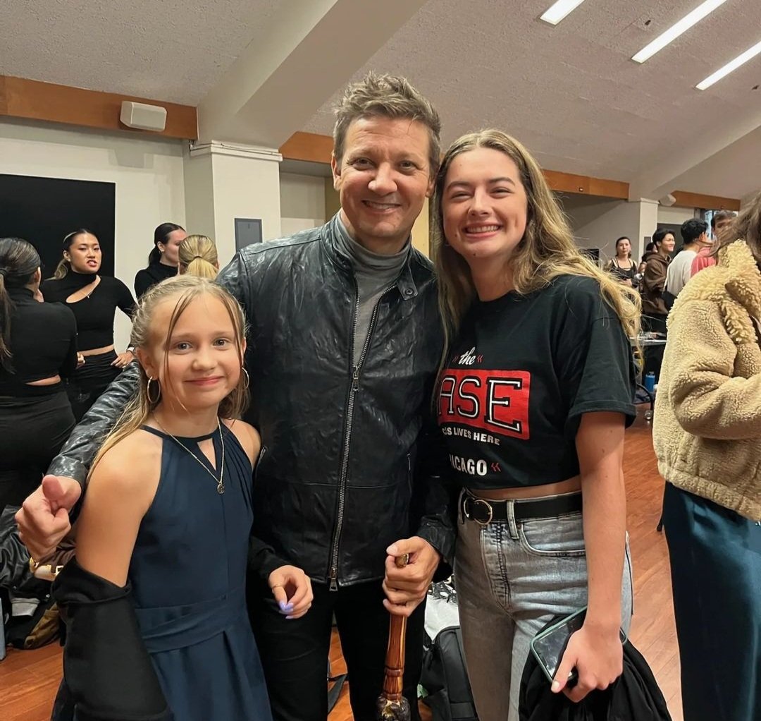 LisaStarbuck's tweet photo. Wonderful see @jeremyrenner so well and happy ❤️ #loveandtitanium #hawkeye #rennervations #mayorofthekingstown
#uclaspringsing #thebasechicago https://t.co/1SP7taT79M