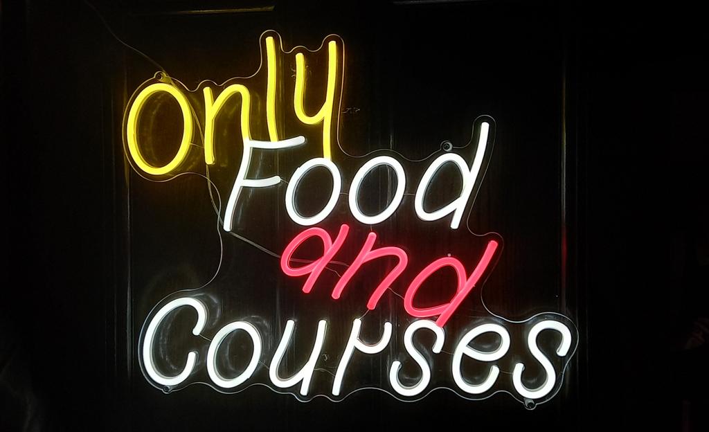 mharicoxon's tweet photo. Hi! @GoodFoodGuideUK I just nominated the wonderful @Robbie_lorraine and team at @Foodandcourses for best local restaurant. I know that so many who have eaten there will agree. Hope they share their votes too. #foodie 
https://t.co/xr8T9Oi1ZU https://t.co/cUSLqEilLr