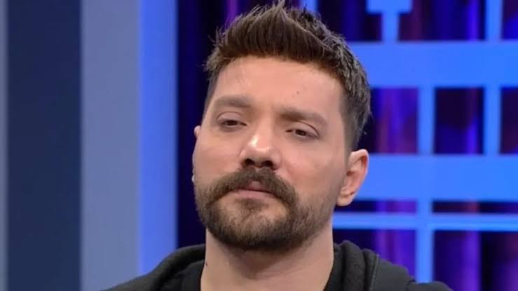 Seçimlerden önce TİP, HDP gibi kesimleri M.A.M Adlı programa çıkartıyorsuyorsun.

Oğuzhan Uğur'a Soruyoruz..!

Seçimlerden önce PKK'nın şehit ettiği aileleri yayına alır mısın? 

Sesimizi Duyur Paylaş Etiketle 
@oguzhanugur