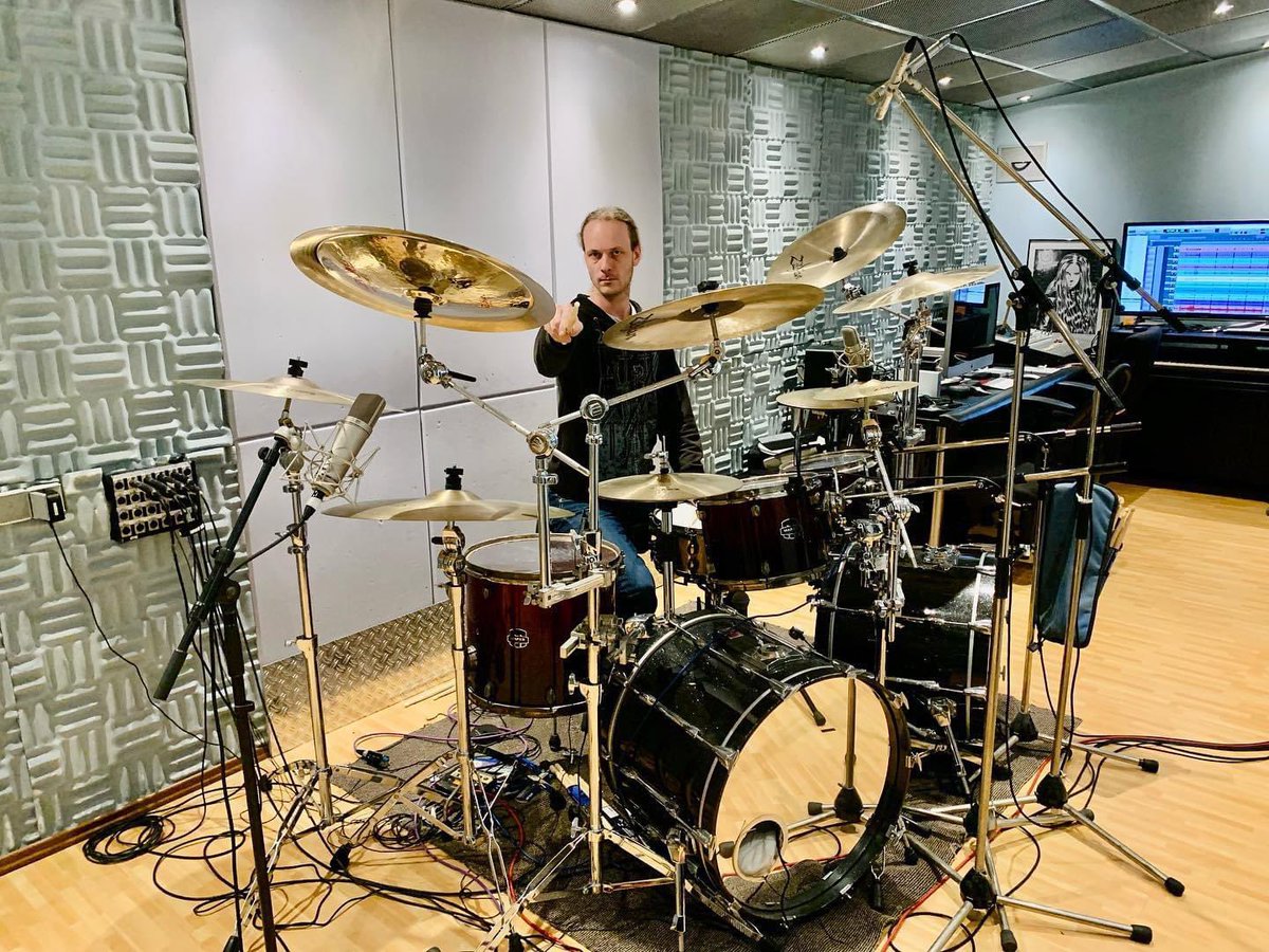 Leaves_Eyes's tweet photo. Drum recordings at Mastersound Studio! Joris smashes the drums to new Leavesβ Eyes songs! π€ππ€
#leaveseyes #symphonicmetal #vikingmetal #drumrecordings #mastersoundstudio #newalbum https://t.co/DOQaSCUz97